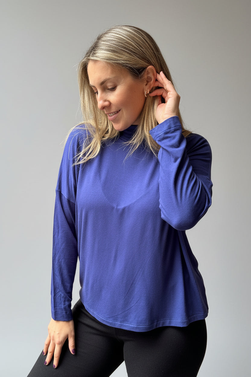 Polera Tokio Azul Intenso Maternal Over Size con Cuello Alto