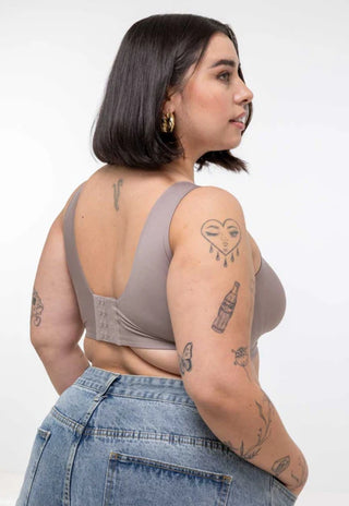 Sosten tipo Bralette Gris Modelo Lupe de LOVE LUST